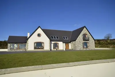 Image de Lodges Estate: Spacious Retreat for Up to 10 Guests