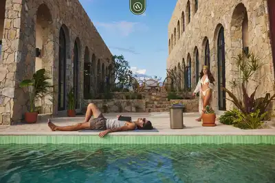 Image de Luxury 4 Br Oasis Retreat in the Desert - Pool