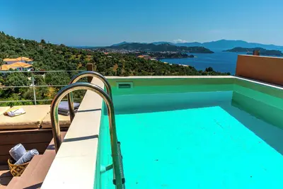Villa Kallisto avec piscine privée et vue imprenable sur la mer