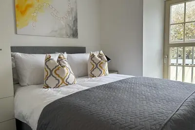 Image de Entire 2 Bedroom Modern Apartment 25 Dunniker