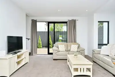 Image de Modern Inner-City Townhouse | Walk to Hagley Park, Shops & Dining