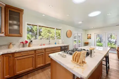Image de Azure Grove - Pebble Beach Tranquility for a Family of 8
