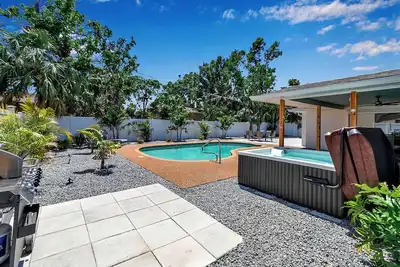 Image de Charming 3-Br Home Near Ami~ Heated Pool, Spa, Game Room, Putt-Putt, Basketball