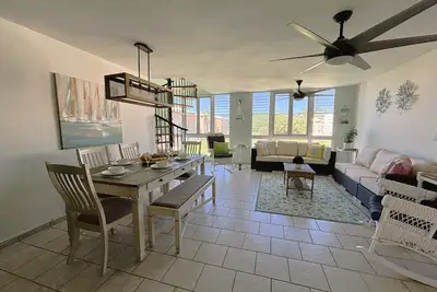 Image de 3br Beach Condo w/ Pool, Games & Beach access. Family Friendly!