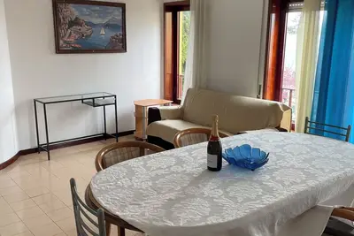 Image de Spacious, familiar, comfortable apartment with amenities in the center of the port.