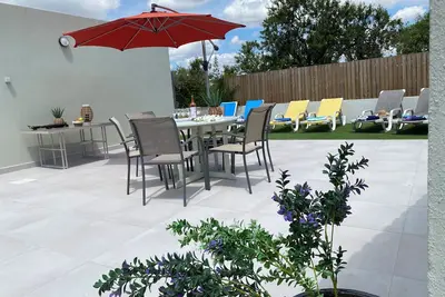 Image de Tres Belle Villa Et Dependance Proche Mer A Pied- Piscine Hors Sol Privee-6pers