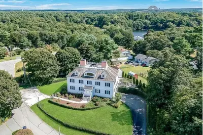 Image de Spacious Waterview Home - Spa, Pool Table & Fireplaces – for Families & Reunion