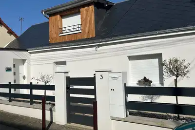 Image de maison proche mer avec terrain