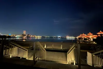 Image de Beach Front Home at The Palm with Burj Al Arab View