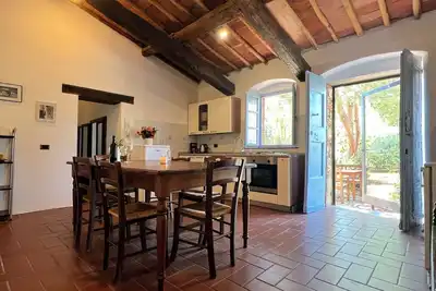 Image de Typical stone house in the Arezzo hills with three rooms and shared pool