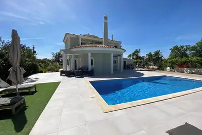 Image de Villa Lorida-Luxe- Proche Mer A Pied-Piscine Privee-Terrain De Petanque-Calme