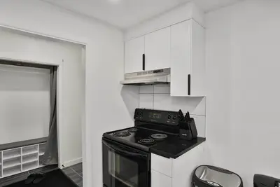 Image de 4 Beds |2 Baths |King Beds|Close to U of C & Nose Hill Park