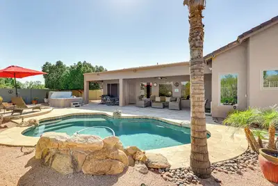 Image de 3 Mi to Usery Mtn Regional Park: Poolside Paradise