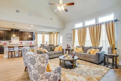 Image de 20 Mi to At&T Stadium: Remote-Work Ready Home!