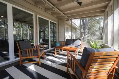 Image de Charming 3-Bdr East Austin Retreat with Spacious Backyard