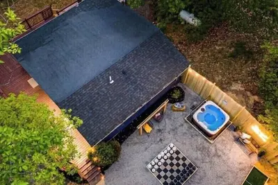 Image de Jax Mountain Getaway MovieRoom Hot Tub yard games