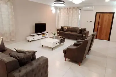 Image de Maison de 3 chambres avec salle de bains privative à Communication Hills, East L