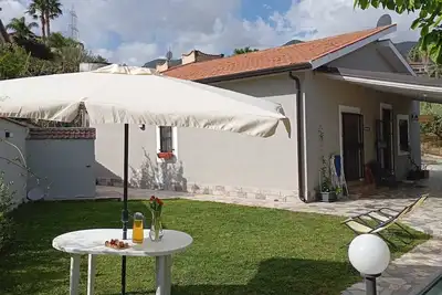 Image de Mulberry House-Between Palermo and Cefalù. Suitable for families.