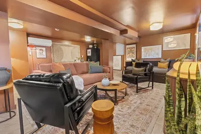 Image de Nyc Neighbor Duplex Delight 35 mins w/ Parking