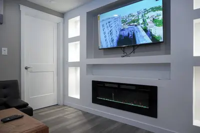 Image de Elegant Family Suite by Stadium, Airport, Shopping