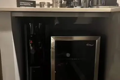 Image de Haven with Modern Elegance