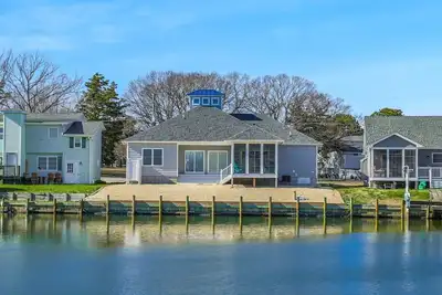 Image de The Lighthouse | Luxury Waterfront Retreat w/ Dock, Fireplace, Pools, Marina, & Golf