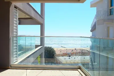Appartement \"Nember Sea Houses\" avec vue sur la mer, terrasse privée et balcon