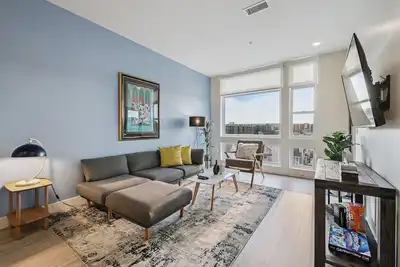 Image de Golden Hour | 1br LoHi Loft | Garage + Balcony | Dog-Friendly