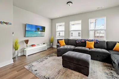 Image de Modern Chic Townhome, Near Uptown, NoDa, Bojangles Coliseum