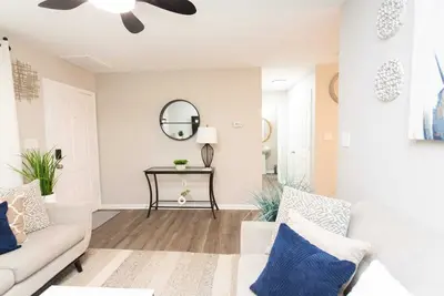 Image de Cozy 3-bedroom house in charming Charlotte with backyard. 10 mins from uptown