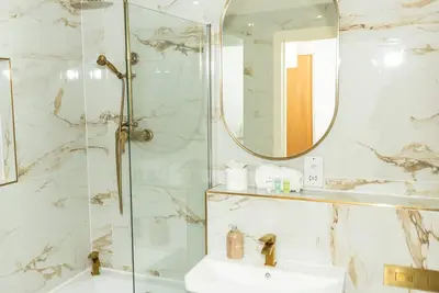 Image de Apartment Sleeps 6 with Balcony and Parking