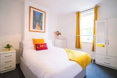 Image de 4 Bed House Sleeps 7-Free Parking- Contractors