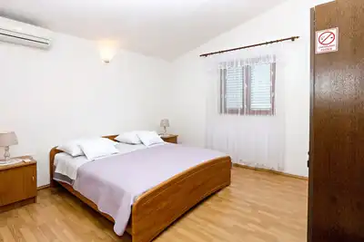 Image de Appartement de deux chambres avec le balcon et la vue sur le mer Stupin Celine, Rogoznica (A-23812-b)