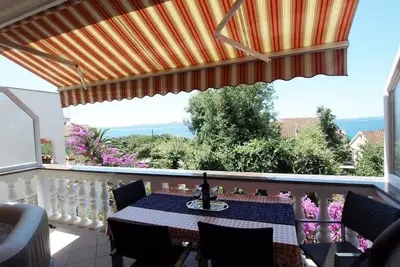 Image de Appartement de deux chambres avec la terrasse et la vue sur le mer Kozino, Zadar (A-24031-a)
