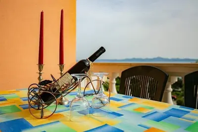 Image de Appartement de deux chambres avec le balcon et la vue sur le mer Kozino, Zadar (A-24031-b)