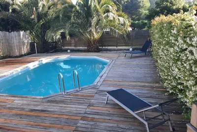 Image de Grand T2 avec Jardin Terrasse \nPiscine à 12 km de Biarritz idéalement situé