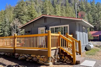 Image de Colorado's Hidden Gem: Riverside Cabins, Epic Views & Outdoor Thrills