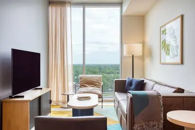 Image de New Austin High Rise Near Dt | Luxe Amenities, Rooftop Pool, Gym+Yoga Studio