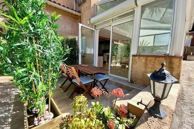 Image de Escapade à Six-Fours – Plage, terrasse & parking