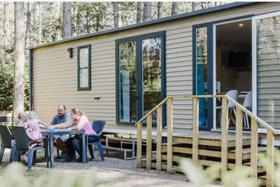 Image de Chalet paisible dans les bois