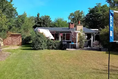 Charming summer house with a large sunny garden