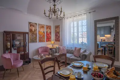 Image de Lieu d’exception, 50m de la plage, 2 SdB, 2 chambres, hyper centre, rénové, équipé