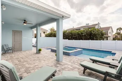 Image de Beach Street | 2 Beachside Homes Near Orlando | 2 Heated Pools+Spas