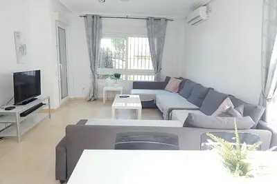 Image de Great for golfers and families, 2 minute walk to Villamartin Plaza