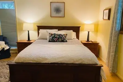Image de Quiet Retreat for longer term bookings- Downstairs apartment 5 miles to Fsu