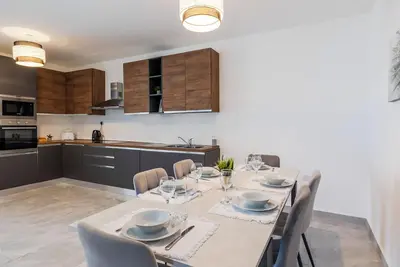 Image de 5 mins walk from Valletta Ferry - Apartment in Sliema with View of Valletta.