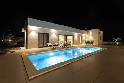 Image de Villa Habbas is a beautifully decorated villa with a swimming pool in Šišan-Ližnjan for 5 people.