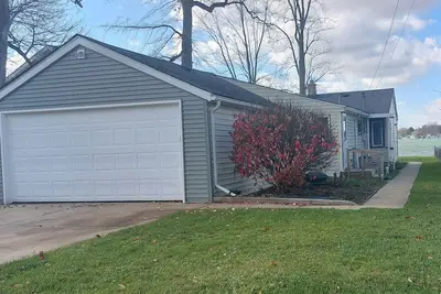 Image de Charming 2-bedroom cottage \"on Simonton Lake\" in delightful Elkhart with WiFi