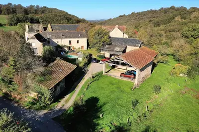 Image de Les combes de Testas 24 personnes, piscine chauffée, Gorges de l'Aveyron