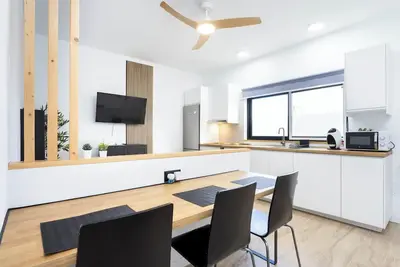 Image de Home2Book Radiant & Stylish Urban Apartment